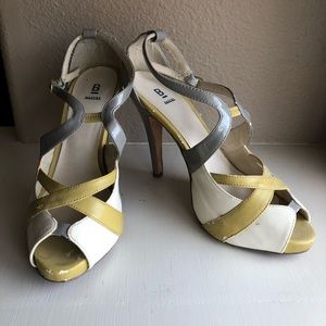 BAKERS STRAPPY HEELS YELLOW GREY 8.5
